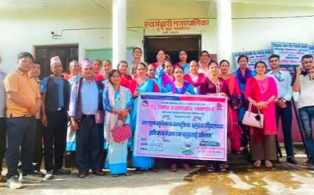 स्वास्थ्य सेवामा क्रियाशिल स्वयमसेविकालाई वडाले दियो विमा कार्ड